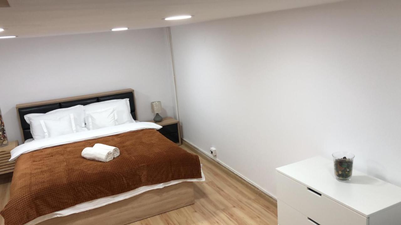 Appartement Gaby 2 à Braşov Extérieur photo
