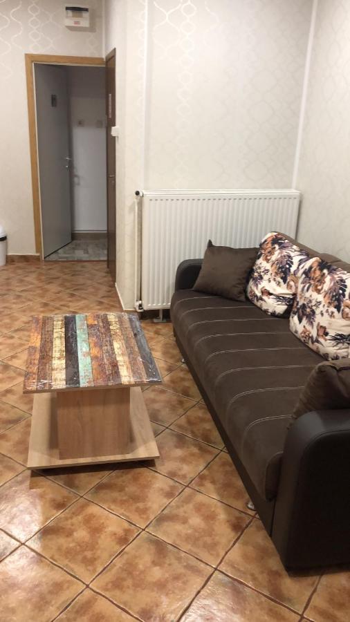 Appartement Gaby 2 à Braşov Extérieur photo